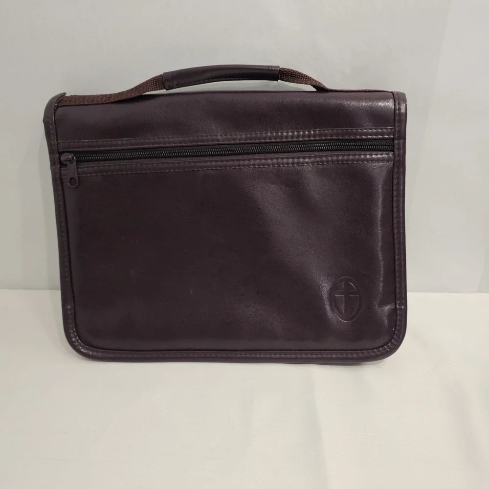 Mt. Baker Purple Faux Leather Bible Cover Organizer Case - Item 41319 EUC